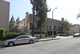 Villa Vittorio in Sherman Oaks, CA - Foto de edificio - Building Photo