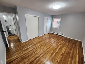 725 Scotland Rd in Orange, NJ - Building Photo