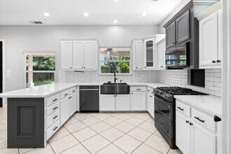 687 Glenn View Ct in Exeter, CA - Building Photo - Building Photo