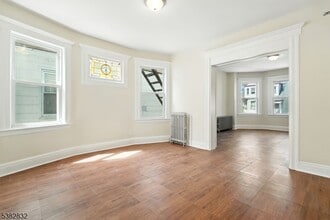 178 N 16th St in East Orange, NJ - Foto de edificio - Building Photo