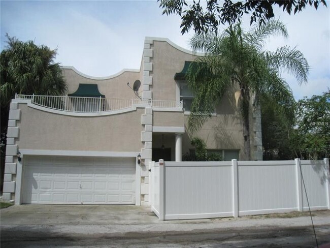 204 S Melville Ave in Tampa, FL - Building Photo - Building Photo