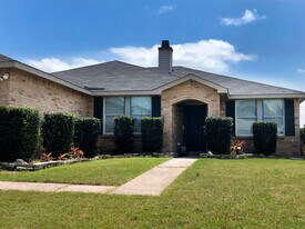 1419 Windy Meadows Dr in Burleson, TX - Building Photo