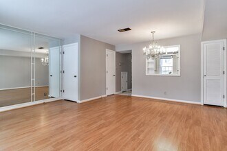 1907 Windsor Dr in Framingham, MA - Building Photo - Building Photo