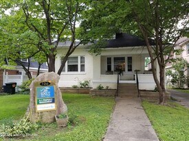 126 S Sherrin Ave in Louisville, KY - Building Photo