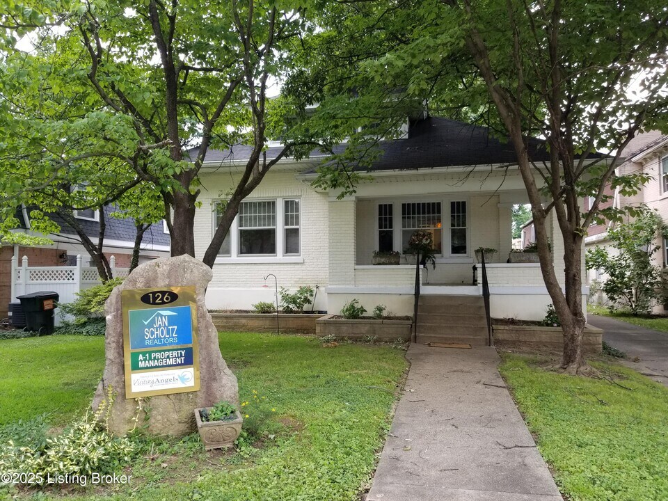 126 S Sherrin Ave in Louisville, KY - Building Photo