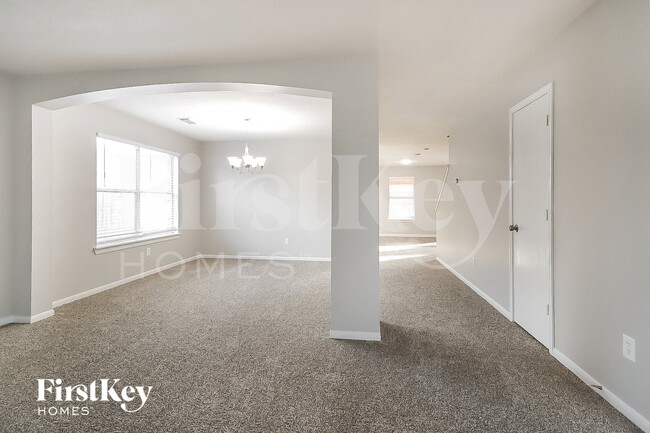 28802 Waltham St in Spring, TX - Foto de edificio - Building Photo