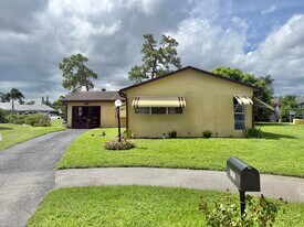7257 Pine Park Dr N in Greenacres, FL - Building Photo