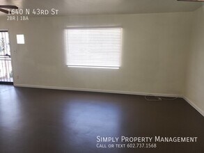 1640 N 43rd St in Phoenix, AZ - Building Photo - Building Photo