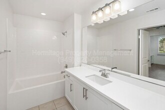 341 Magnet in Irvine, CA - Building Photo - Building Photo