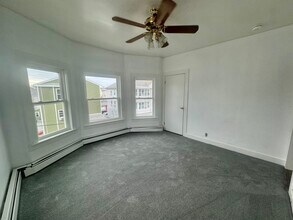 61 John St, Unit 3 in Pawtucket, RI - Building Photo - Building Photo