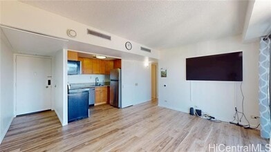 225 Queen St in Honolulu, HI - Building Photo - Building Photo
