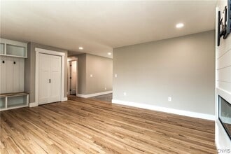 87 Brown St in Baldwinsville, NY - Building Photo - Building Photo