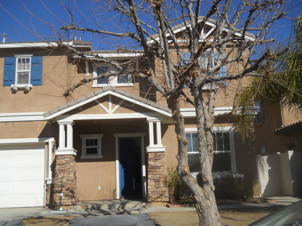 948 Parula St in Perris, CA - Building Photo