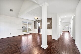 827 Citation Dr in Stafford, TX - Foto de edificio - Building Photo