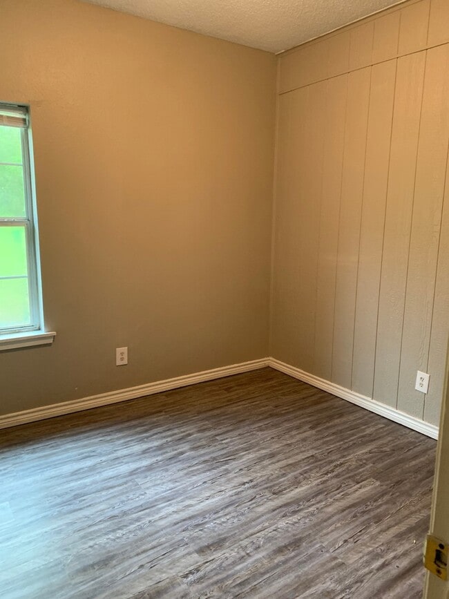 1200 Whetstone St in Marshall, TX - Building Photo - Building Photo