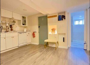 1400 West Virginia Ave NE in Washington, DC - Foto de edificio - Building Photo