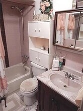 46 Highview Dr in Woodbridge, NJ - Foto de edificio - Building Photo