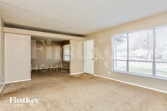 10201 Pannell Dr in St. Louis, MO - Foto de edificio - Building Photo