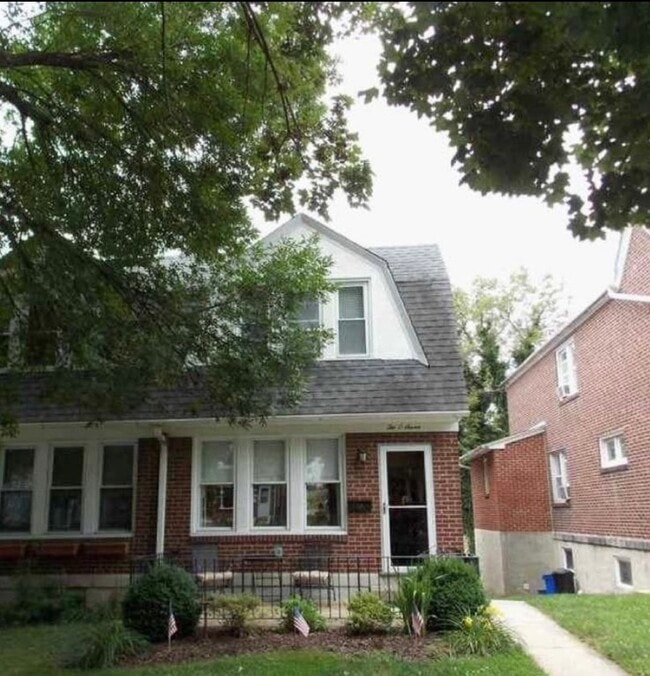 property at 207 E 11th Ave