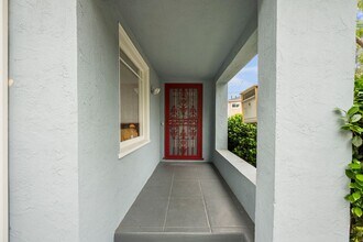 2924 Morcom Ave in Oakland, CA - Building Photo - Building Photo