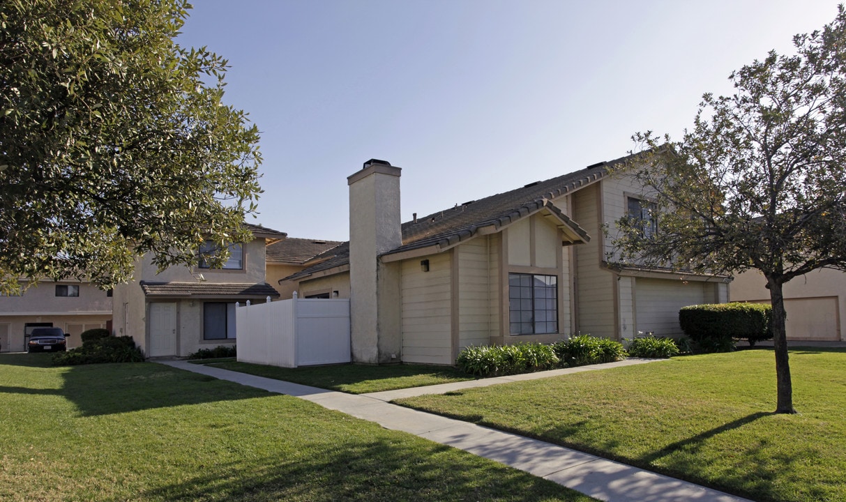 3230-3240 Triumph Ln in Ontario, CA - Building Photo