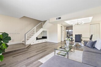 1350 NW 123rd Ave in Pembroke Pines, FL - Building Photo - Building Photo