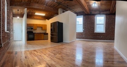 85 Harding St in Worcester, MA - Building Photo - Building Photo