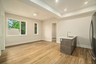 404 Eden Av in Ottawa, ON - Building Photo - Building Photo