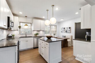 405 Hillcrest Dr in Huntersville, NC - Building Photo - Building Photo