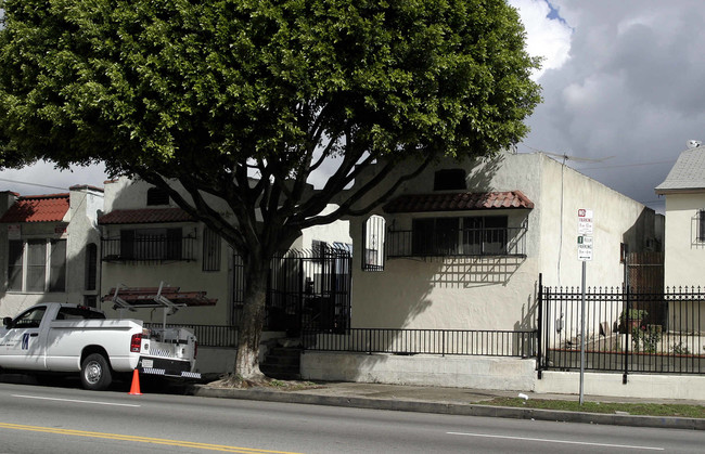 2901 E Cesar E Chavez Ave in Los Angeles, CA - Building Photo - Building Photo