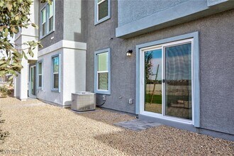 6085 Lily Gdn St in North Las Vegas, NV - Foto de edificio - Building Photo