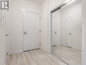 110 Broadway Ave in Toronto, ON - Building Photo - Building Photo