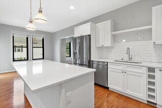 1697 N Marshall St in Milwaukee, WI - Building Photo - Building Photo