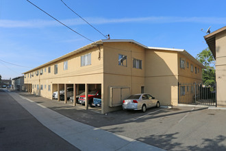 Three Palms Apartments in La Habra, CA - Building Photo - Building Photo