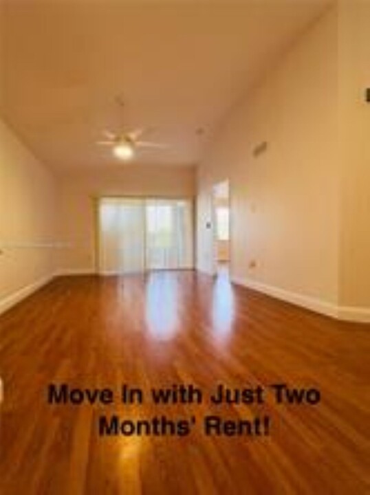 2810 N Oakland Forest Dr, Unit 208 in Oakland Park, FL - Building Photo