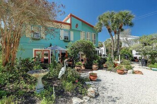 114 5th St in San Leon, TX - Building Photo