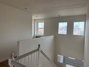 3048 San Luis Dr in Lancaster, CA - Foto de edificio - Building Photo