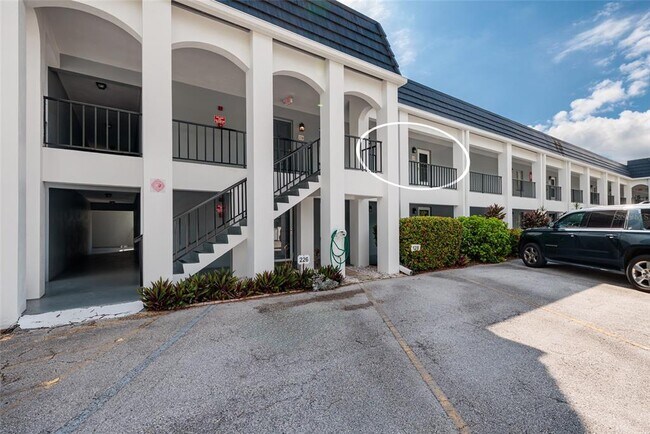 8651 10th St N in St. Petersburg, FL - Building Photo - Building Photo