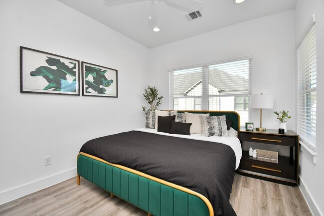 property at 2003 Laverne Willow Ln