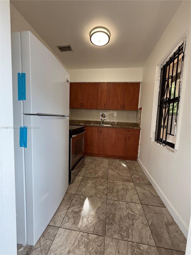 1200 NE 128th St in North Miami, FL - Building Photo - Building Photo