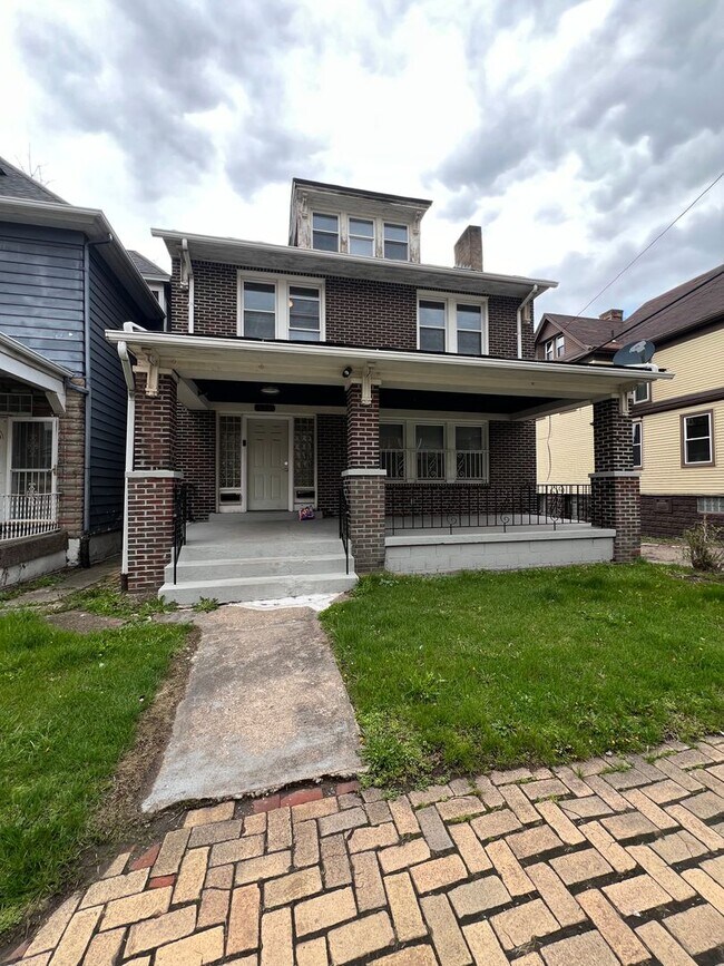 519 E 9th Ave in Homestead, PA - Building Photo - Building Photo