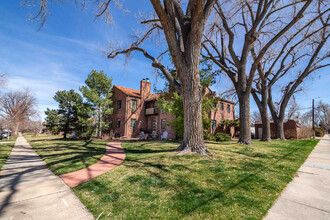 1400 Clermont in Denver, CO - Foto de edificio - Building Photo