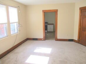 1411 Beaver Rd, Unit 2nd Floor Left in Ambridge, PA - Building Photo - Building Photo