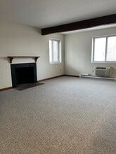 1 Station St, Unit 2-1 in Hingham, MA - Building Photo - Building Photo