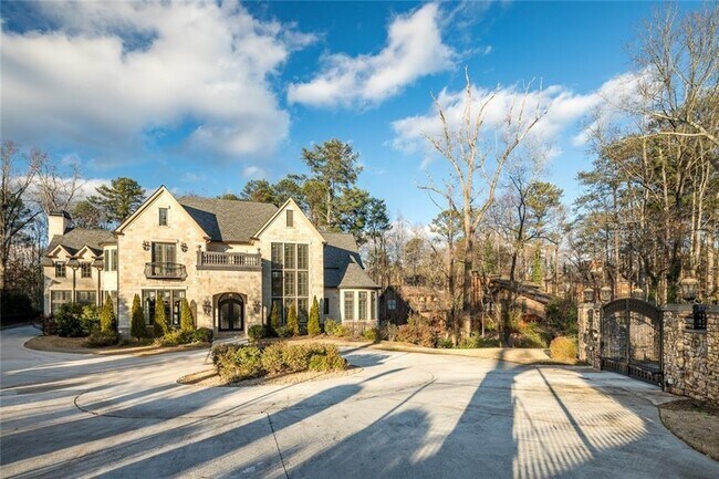 35 Mt Paran Rd NW in Atlanta, GA - Building Photo - Building Photo