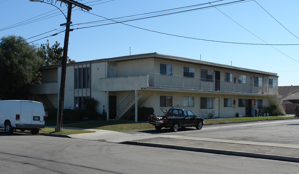 8044 Legion Pl in Midway City, CA - Building Photo