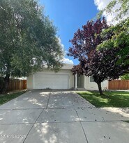 7600 Appenzell St in Reno, NV - Building Photo