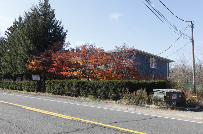 1547 Route 9 in Tivoli, NY - Foto de edificio - Building Photo