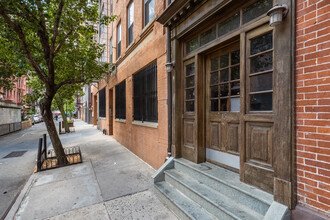 15 Cornelia St in New York, NY - Building Photo - Building Photo