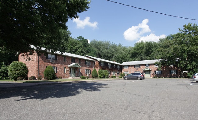 Sunny Brooke Village in Manchester, CT - Building Photo - Building Photo